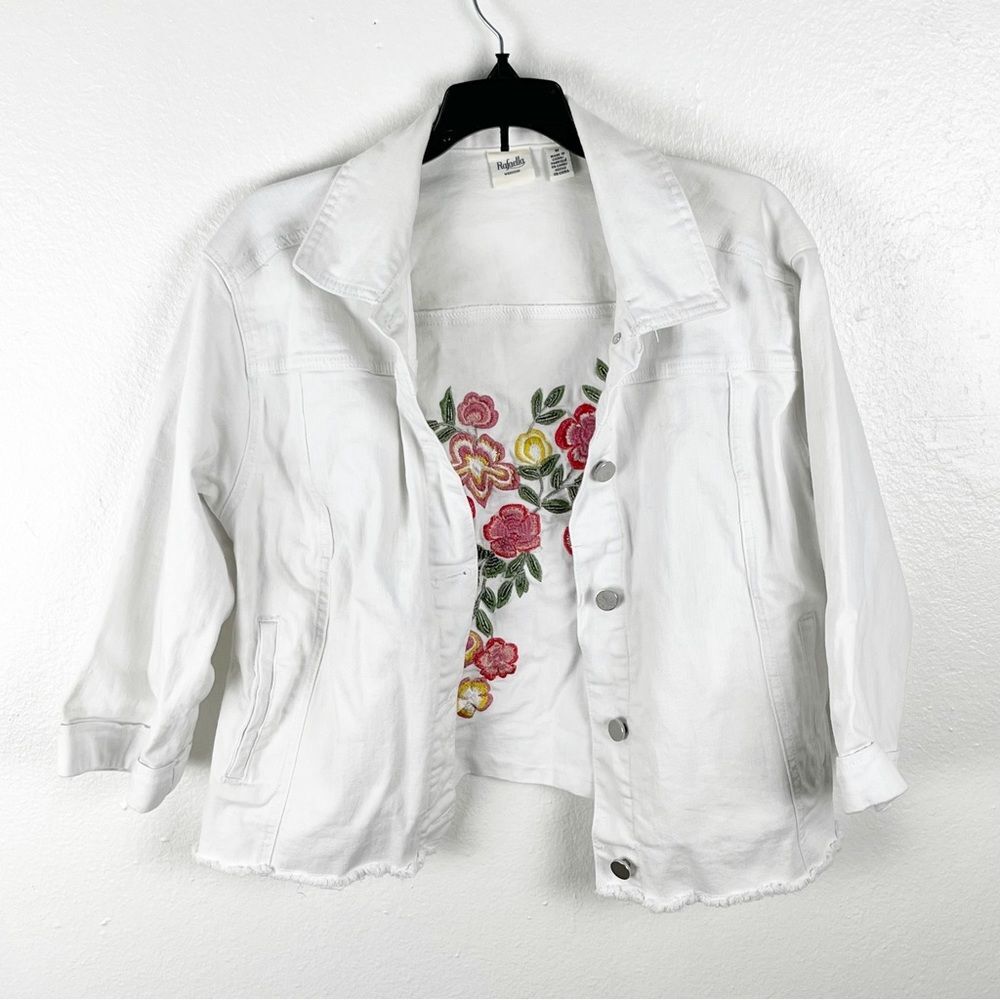 RAFAELLA White Embroidered Frayed Hem Button Pockets Jean Jacket, Size Medium